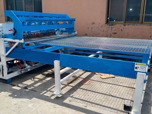 Maschengröße 50*50mm Galvanisches Draht 3mm Zaunmaschen Schweißmaschine